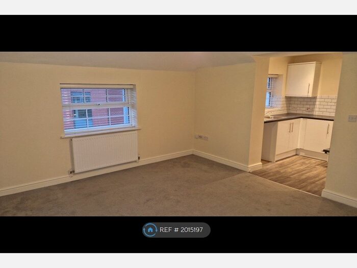 2 Bedroom Flat To Rent In The Barrel, Kidderminster, DY10