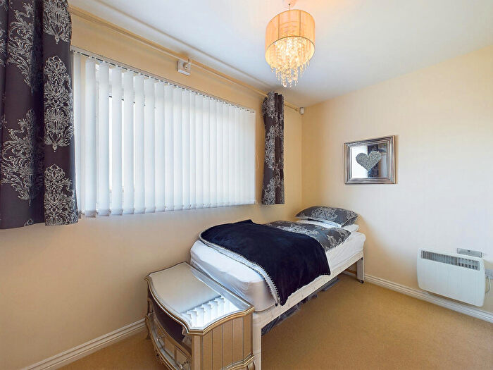 2 Bedroom Flat For Sale In Dockers Gardens, Ardrossan, KA22