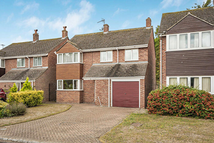 4 Bedroom Detached House For Sale In Crockwell Close, Bicester, OX26