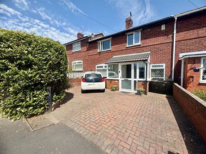 3 Bedroom Terraced House For Sale In Primrose Avenue, Swillington, Leeds, LS26