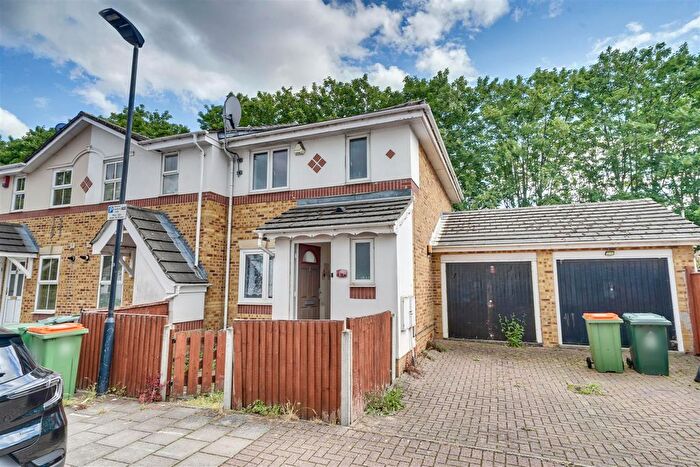 3 Bedroom End Of Terrace House To Rent In Richard House Drive, London, E16