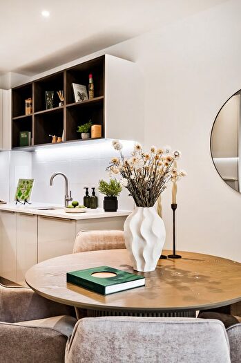 1 Bedroom Flat For Sale In Upper Dock Walk, Royal Albert Wharf, Newham, E16