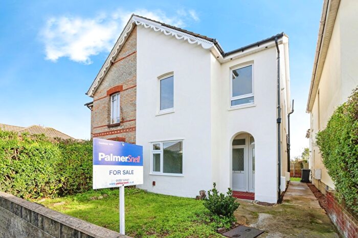 1 Bedroom Flat For Sale In Kinson Road, Bournemouth, Dorset, BH10