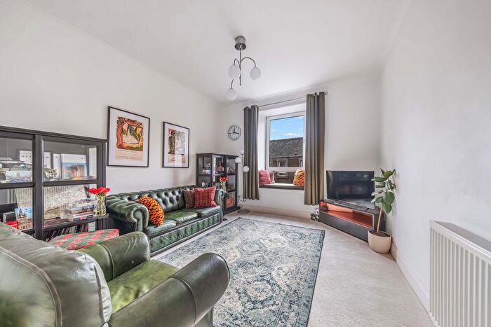 3 Bedroom Maisonette For Sale In Malcolm Street, Dundee, DD4