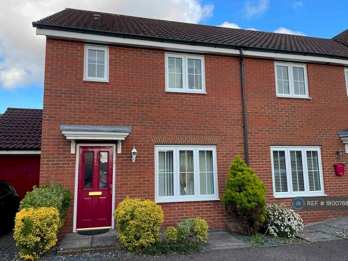 3 Bedroom End Of Terrace House To Rent In Mountbatten Drive, Norwich, NR6