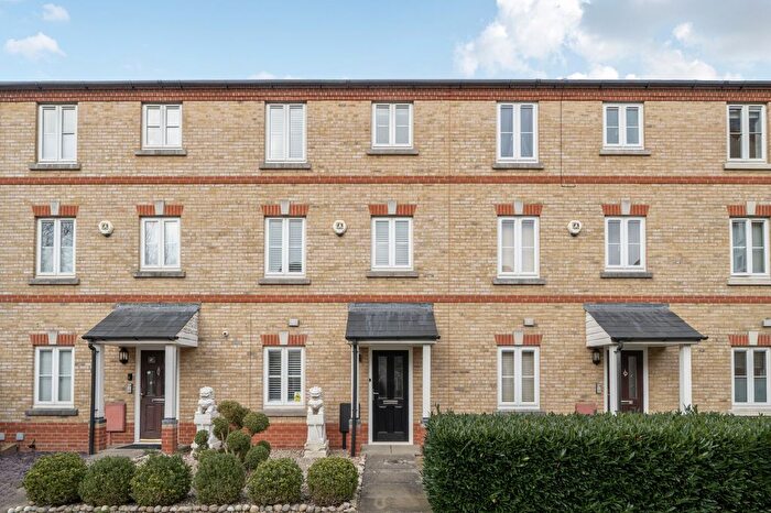 3 Bedroom Semi Detached House For Sale In Medina Square, Epsom, KT19