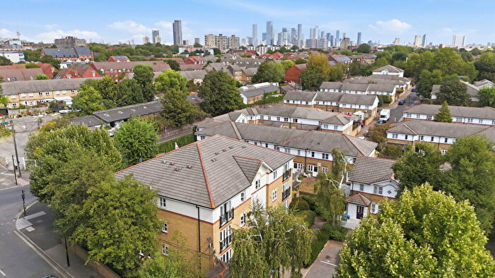 1 Bedroom Apartment For Sale In Fern Walk, London, SE16