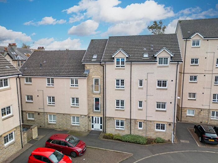 2 Bedroom Flat For Sale In Pilmuir Place, Dunfermline, KY12