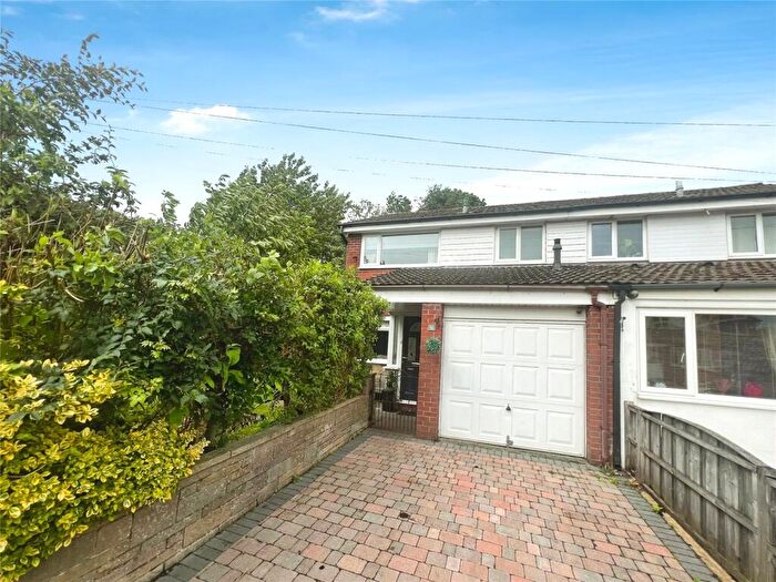 3 Bedroom Semi-Detached House For Sale In Meadowcroft, Radcliffe, Manchester, Greater Manchester, M26