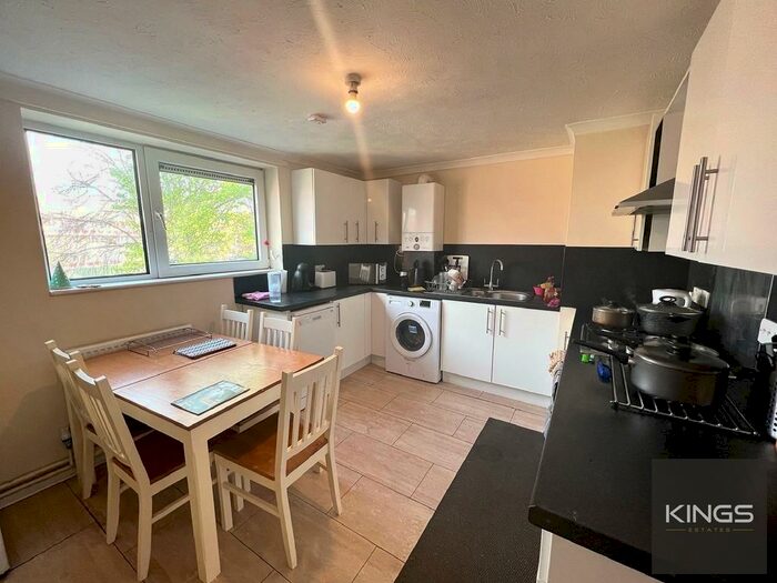 4 Bedroom Flat To Rent In St. James's Road, Southsea, PO5