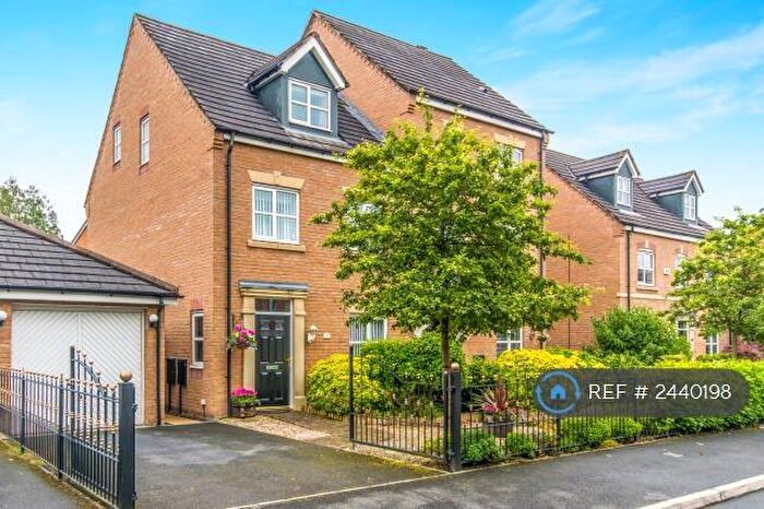 3 Bedroom Semi-Detached House To Rent In Lawnhurst Avenue, Manchester, M23