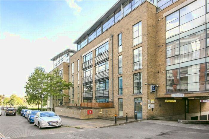 2 Bedroom Flat To Rent In Goat Wharf, Brentford, TW8