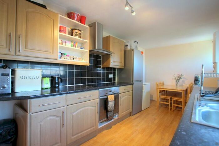 4 Bedroom Flat To Rent In Twickenham Road, Isleworth, TW7