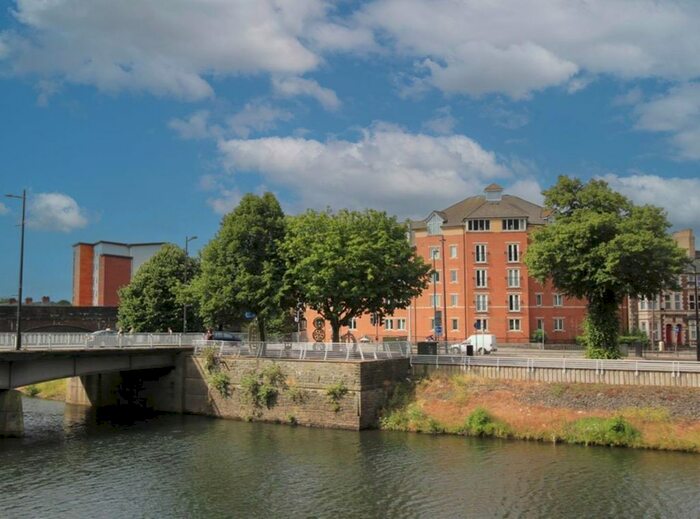 1 Bedroom Flat To Rent In Century Court, Taffs Mead Embankment, Cardiff, CF11