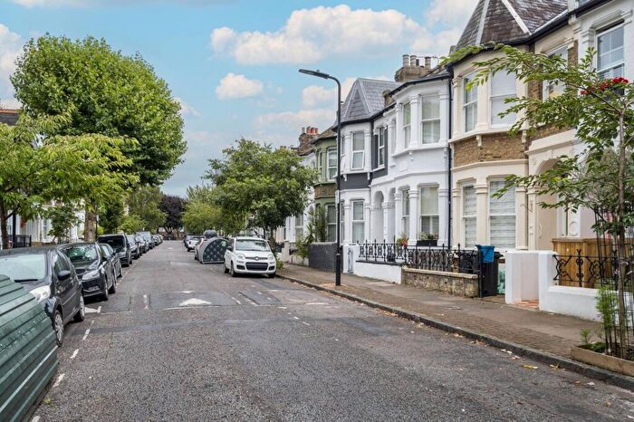 4 Bedroom Terraced House For Sale In Prince George Road, Stoke Newington, London, N16