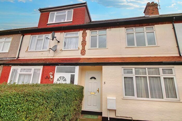3 Bedroom Terraced House To Rent In Oxford Close, N9
