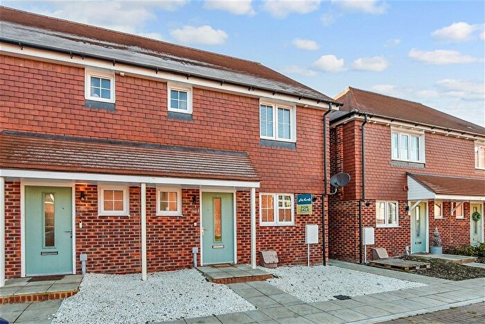 3 Bedroom Semi Detached House For Sale In Beech Gardens, Headcorn, Kent, TN27