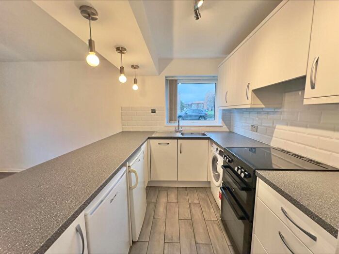 1 Bedroom Flat To Rent In Lake Drive, Peacehaven, BN10