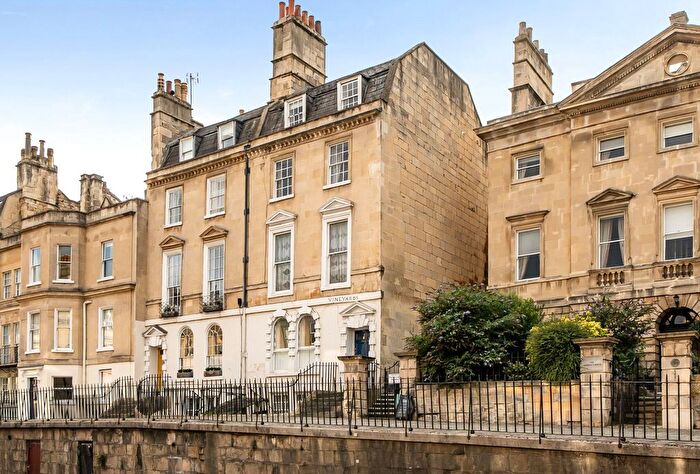 2 Bedroom Flat To Rent In Vineyards, Bath, BA1