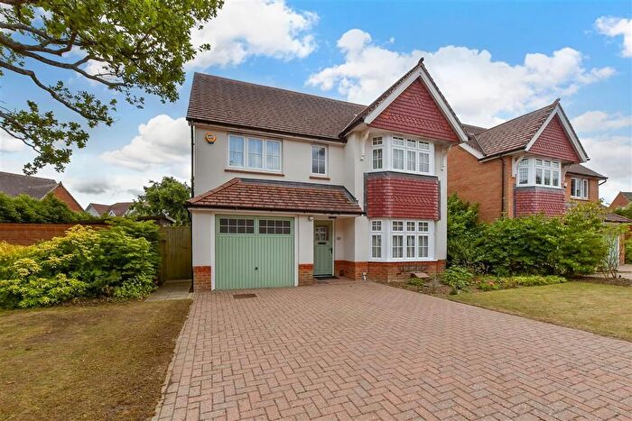 4 Bedroom Detached House For Sale In Lancaster Close, Hamstreet, Ashford, Kent, TN26
