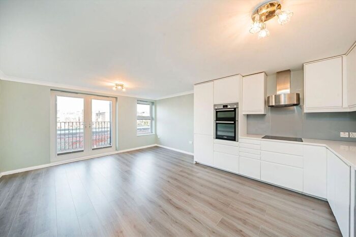 2 Bedroom Flat To Rent In Coombe Lane, London, SW20