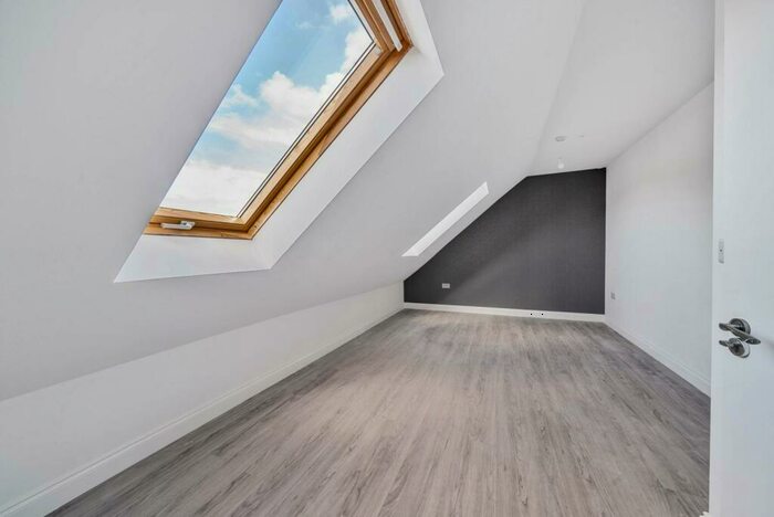 2 Bedroom Maisonette To Rent In .Silverleigh Road, Mitcham, Thornton Heath, CR7