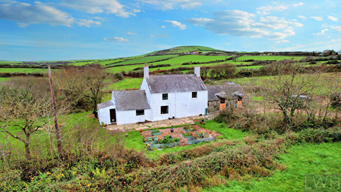 3 Bedroom Detached House For Sale In Ty'n Rhos, Rhoshirwaun - Ac, LL53