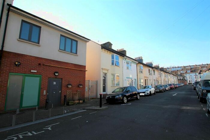 2 Bedroom Flat To Rent In Edinburgh Road, Brighton, BN2