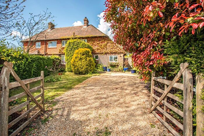 2 Bedroom Cottage For Sale In Maple Leaf Cottages, Blackboys, TN22