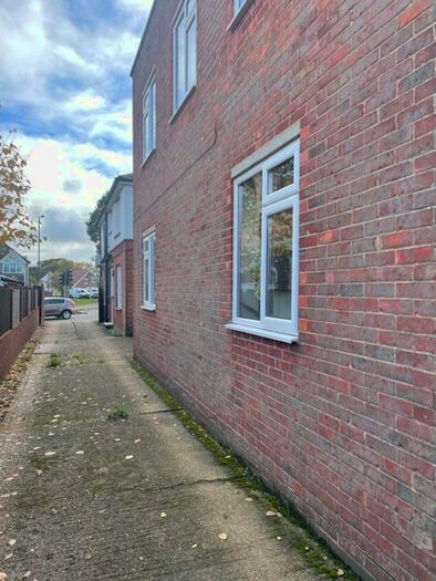 1 Bedroom Semi-Detached House To Rent In London Road, Waterlooville, PO8