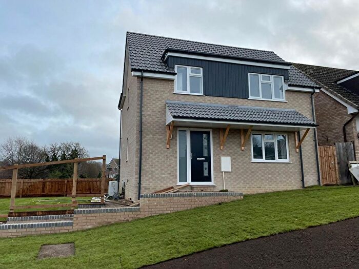 4 Bedroom Detached House To Rent In Woodview Road, Cam, Glos, GL11