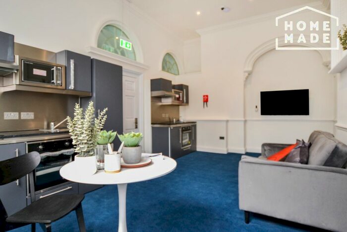 Studio To Rent In Clare Hall Manor, Hertfordshire, EN6