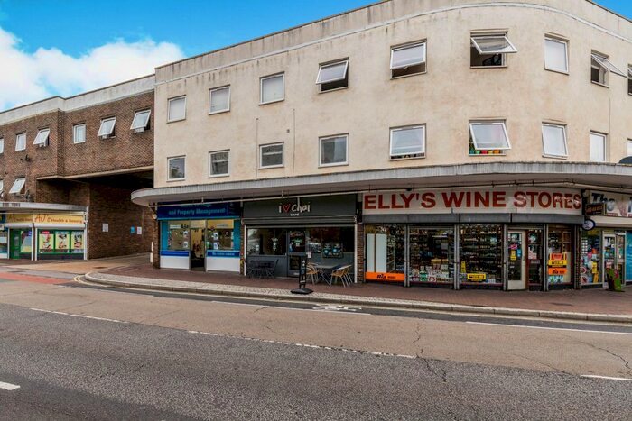 2 Bedroom Flat To Rent In South Street, Gosport, PO12