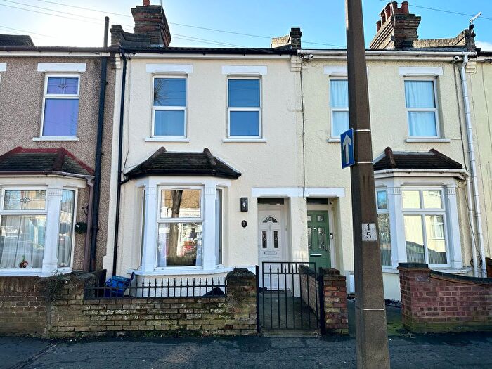 3 Bedroom Terraced House To Rent In North Avenue, Southend-On-Sea, SS2