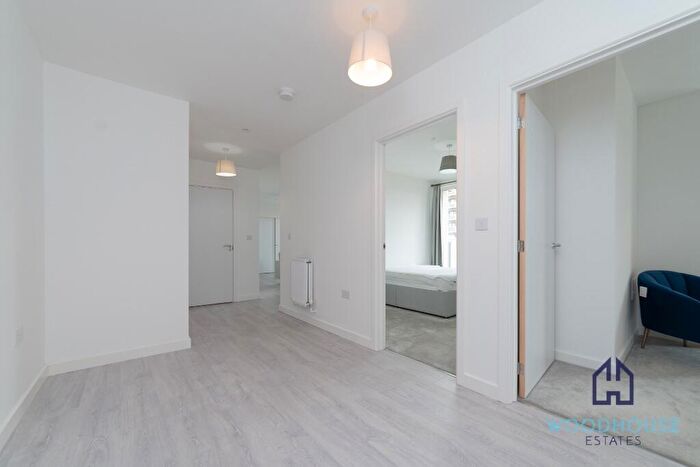 2 Bedroom Apartment To Rent In Shearwater Drive, London, NW9