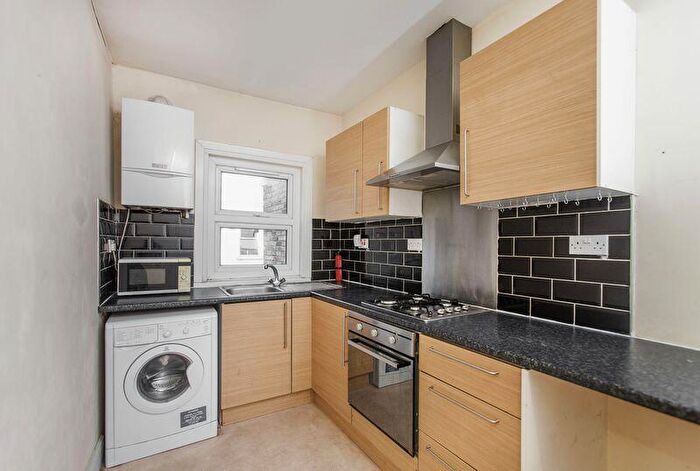 1 Bedroom Apartment To Rent In Roman Road, Bow, E3