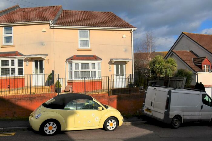 2 Bedroom End Of Terrace House To Rent In Wellington Road, Kingswood, Bristol, BS15