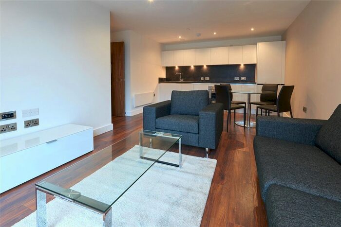 2 Bedroom Flat To Rent In Greengate, Salford, M3