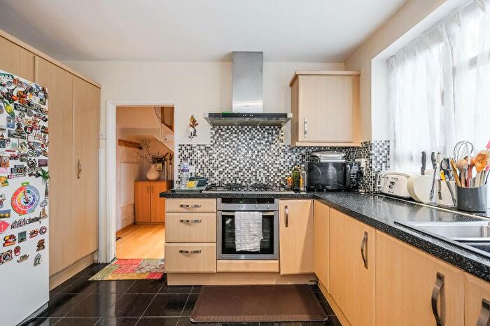 3 Bedroom Terraced House For Sale In Appleby Road, London, E16