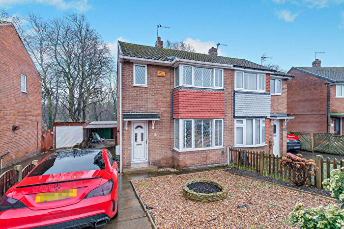 3 Bedroom Semi Detached House For Sale In Hall Park Avenue, Wakefield, WF4