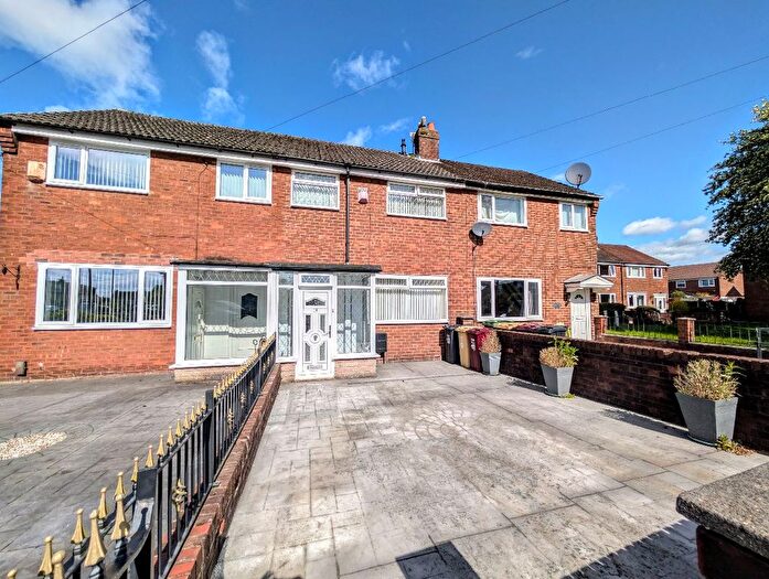 2 Bedroom Town House For Sale In Avon Road, Kearsley, Bolton, BL4