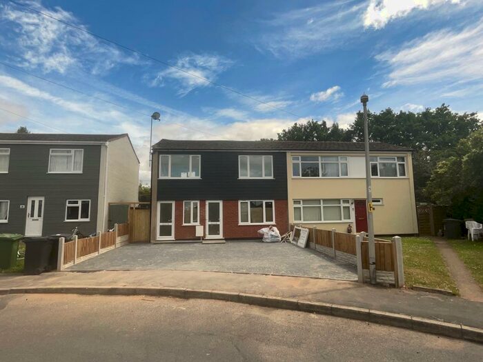 2 Bedroom Apartment To Rent In Delves Crescent, Wood End, CV9