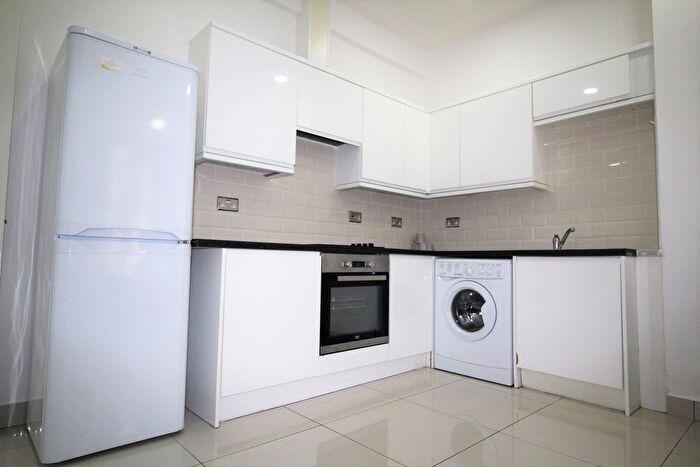 2 Bedroom Flat To Rent In Flat, Clarendon Place, LS2