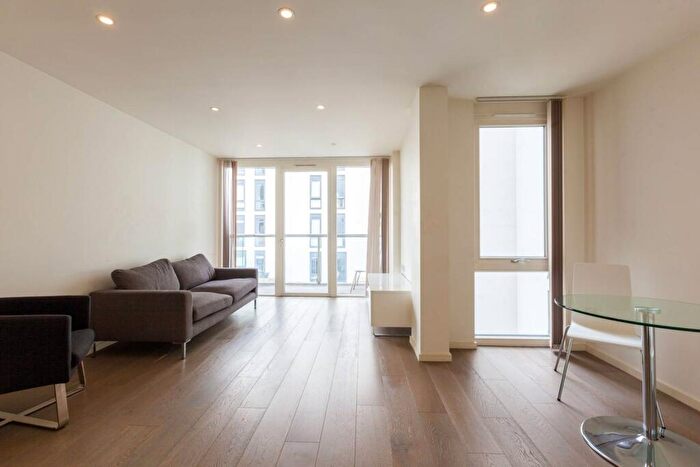 1 Bedroom Flat For Sale In Central Street, Clerkenwell, London, EC1V