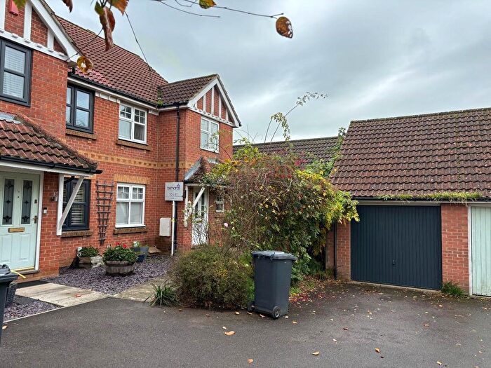 3 Bedroom Semi-detached House To Rent In Azalea Close, Havant, PO9