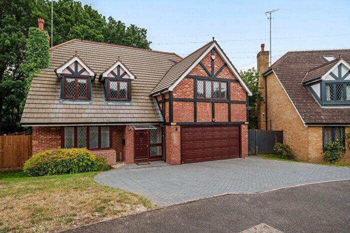 6 Bedroom Detached House For Sale In The Oaks, Oxhey, WD19