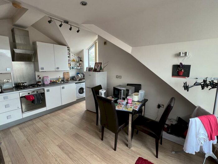 1 Bedroom Flat To Rent In London Road, Hazel Grove, Stockport, SK7