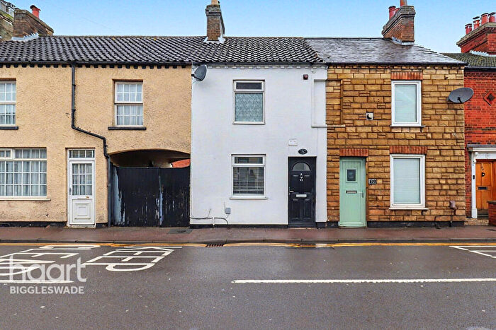 2 Bedroom Terraced House For Sale In Hitchin Street, Biggleswade, SG18