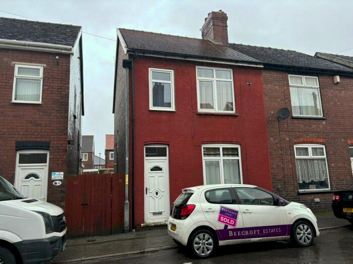 3 Bedroom House To Rent In Kings Road, Cudworth, S72