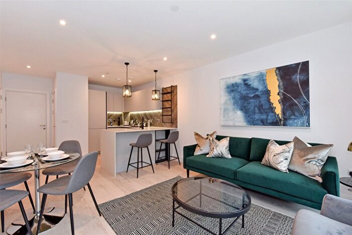 2 Bedroom Flat To Rent In Darjeeling House, Memorial Avenue, Slough, SL1